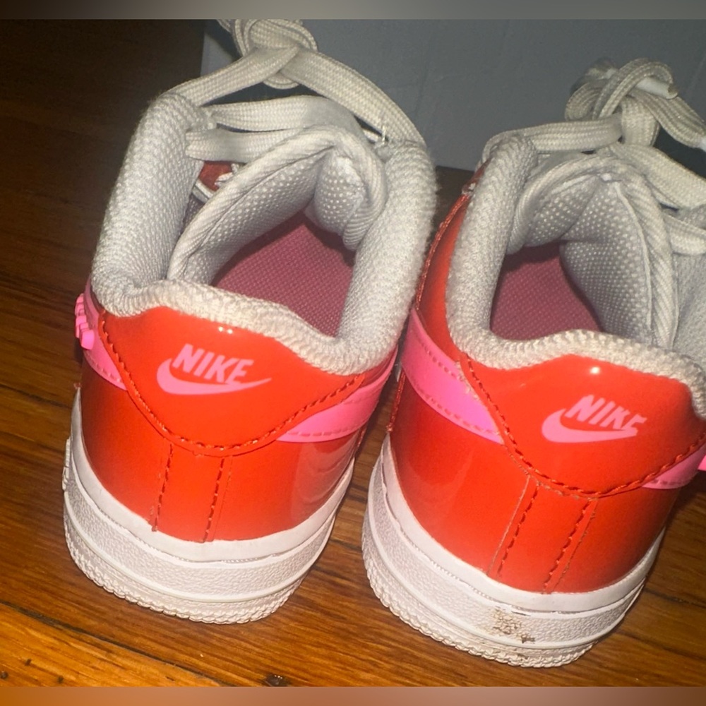 Nike Air Force One Valentine’s Day Size 8C - Picture 6 of 11